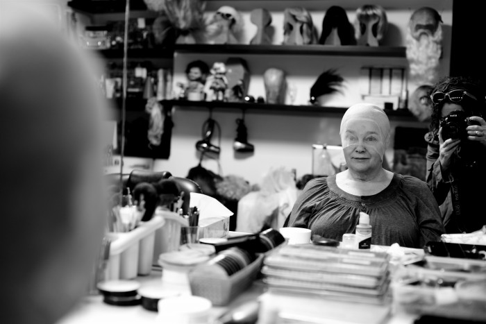 HappyEnd_kostymova(3)