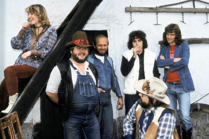 MT 24 TucnaE¦îTüci 39