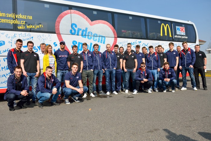 Předání autobusu reprezentantům