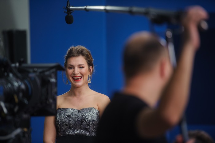 Lenka Krobotová při natáčení spotů Magnesia (1)