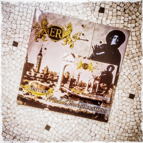 Město-ER-LP-a-CD-Foto_Lukáš_Kadeřábek_Supraphon-550x550