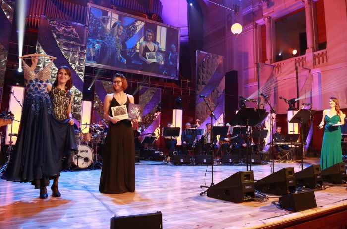 Charitativní večer StarDance pořádaný Českou televizí pro centrum Paraple. Moderátoři : Kostková Tereza, Onder Jan Lokace fotografování : Obecní dům, Praha