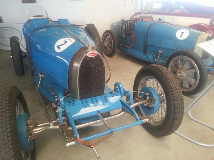 Výroba Bugatti pro TV sérii o EJ_C_Filmové ateliéry