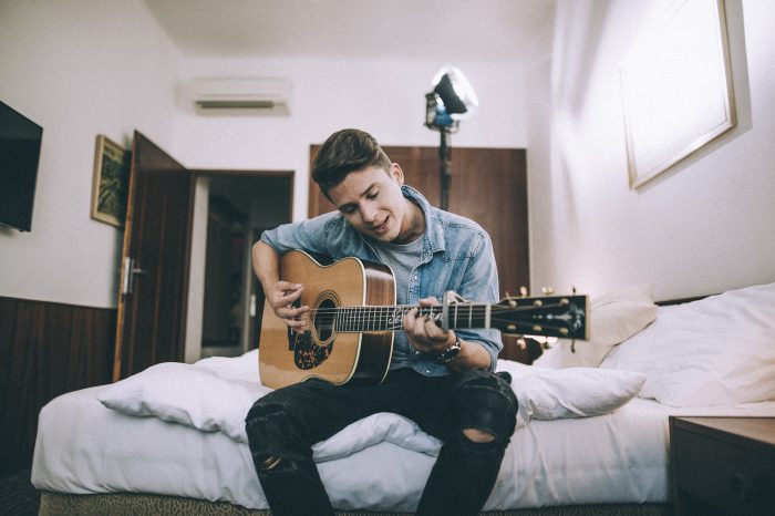 Sebastian ve videoklipu Vesmírná