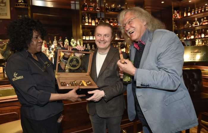 To je radosti, pravy kubanky Cohiba DSC6719