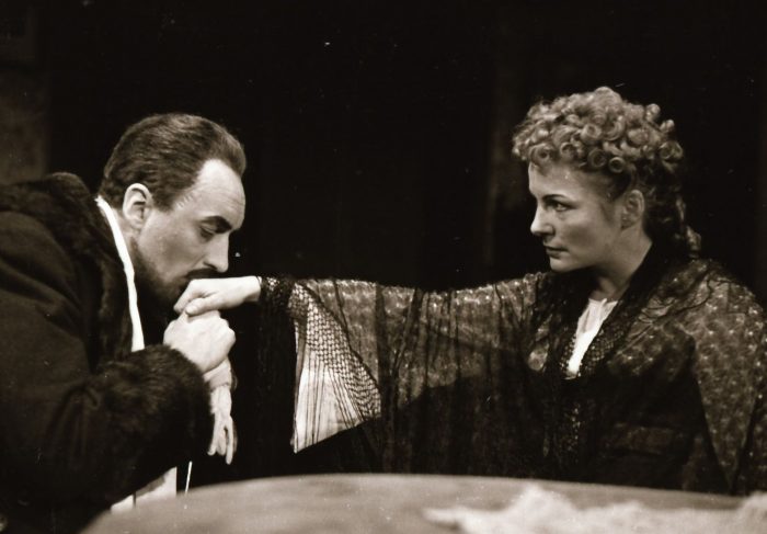 4_Nora (1955), Ji²í Adamíra (Doktor Rank), Vlasta Vlasáková (Nora) Foto archiv NDM