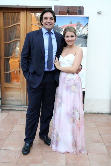 K. Knezikova a A. Plachetka po zaverecnem koncerte jejich interpretacnich kursu na zamku Liten (2017) - (photo Marketa Kobrskova)