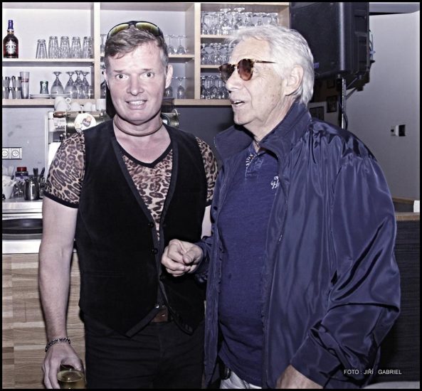 36944759_10205239588945262_6763920823674732544_n