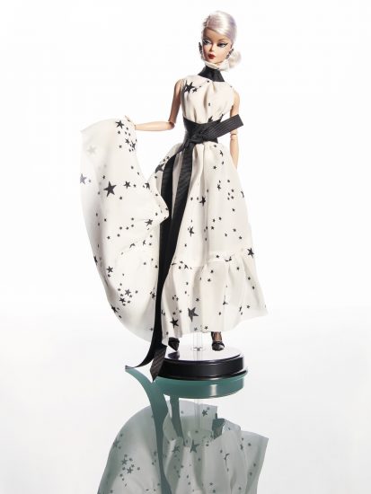 Klara Nedemlynska -Helping dolls