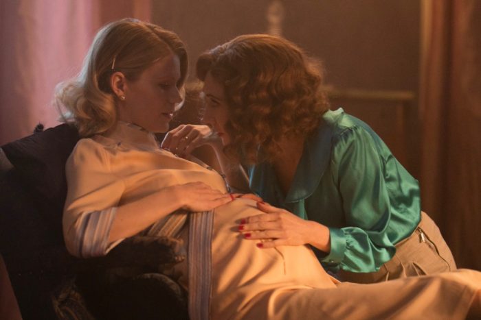 Skleněný pokoj - Hanna Alström a Carice van Houten