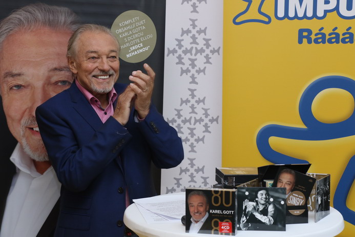 KarelGott_krestCD_2019_photoMartinKubica