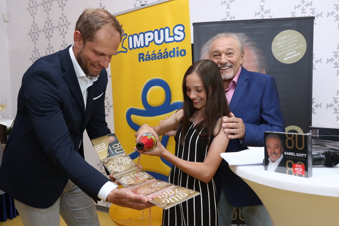 krest_CDkompletu_Charlotte-Gott_2019