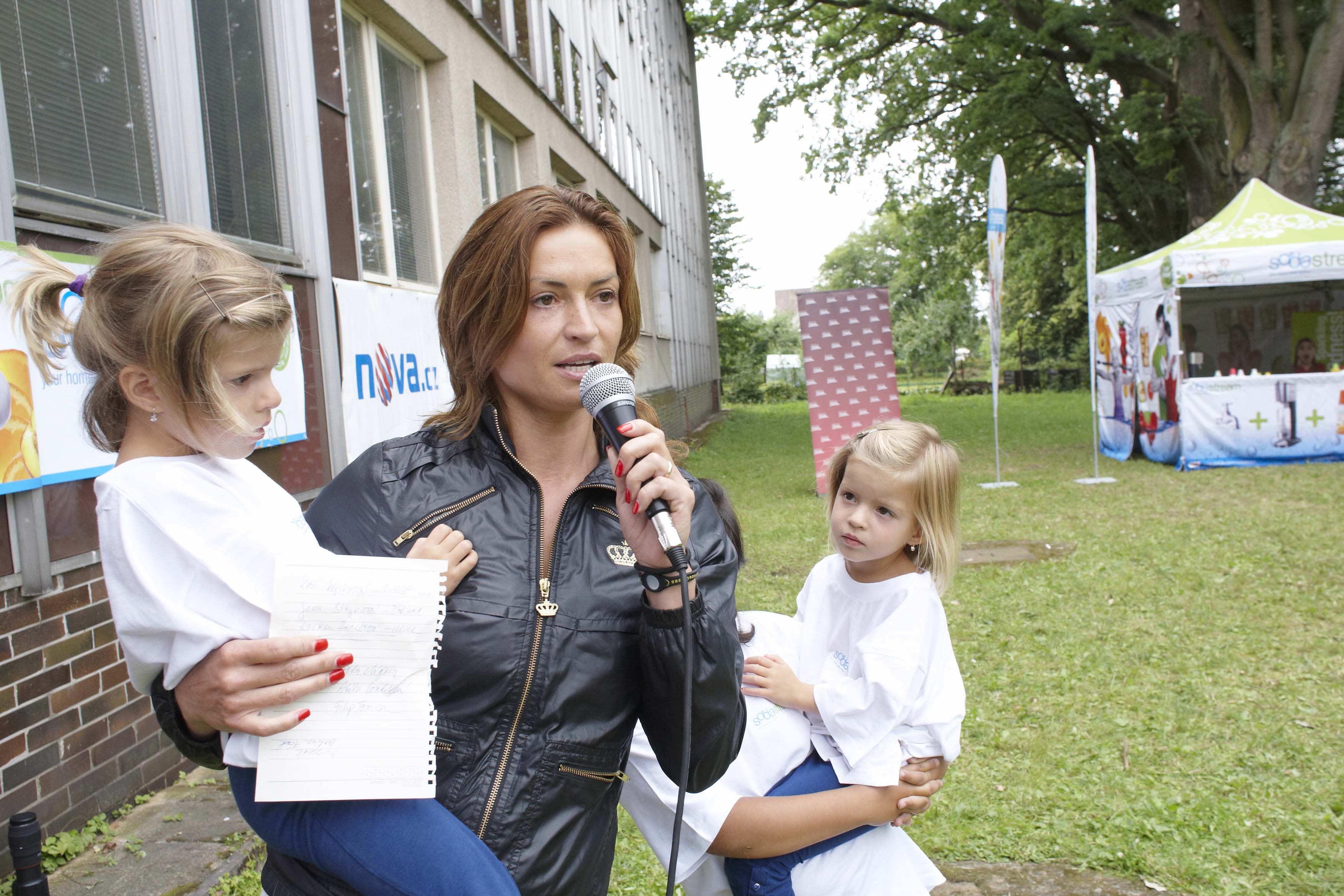 Tváře Novy navštívily děti z dětských domovů