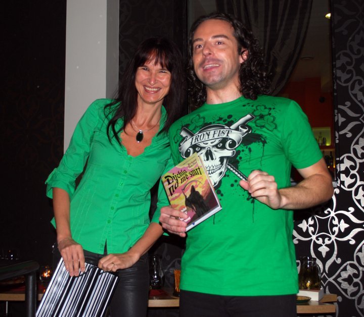 Richard Sacher: Pravdu o zavražděné spisovatelce Monyové odtajním v knížce!