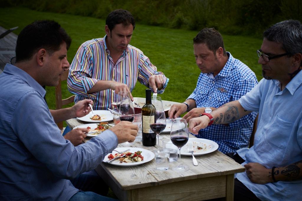 S Italem v kuchyni – Pánská jízda u bazénu