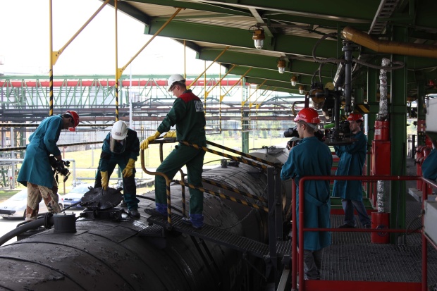 Těžká dřina III – 6. díl: DEZA