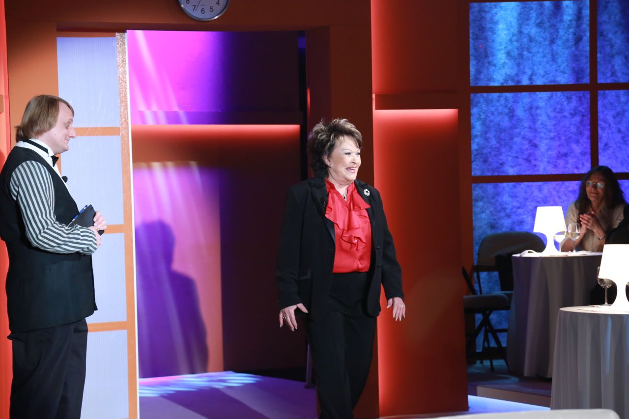 Proč nosí Monika Absolonová kámen v podprsence?