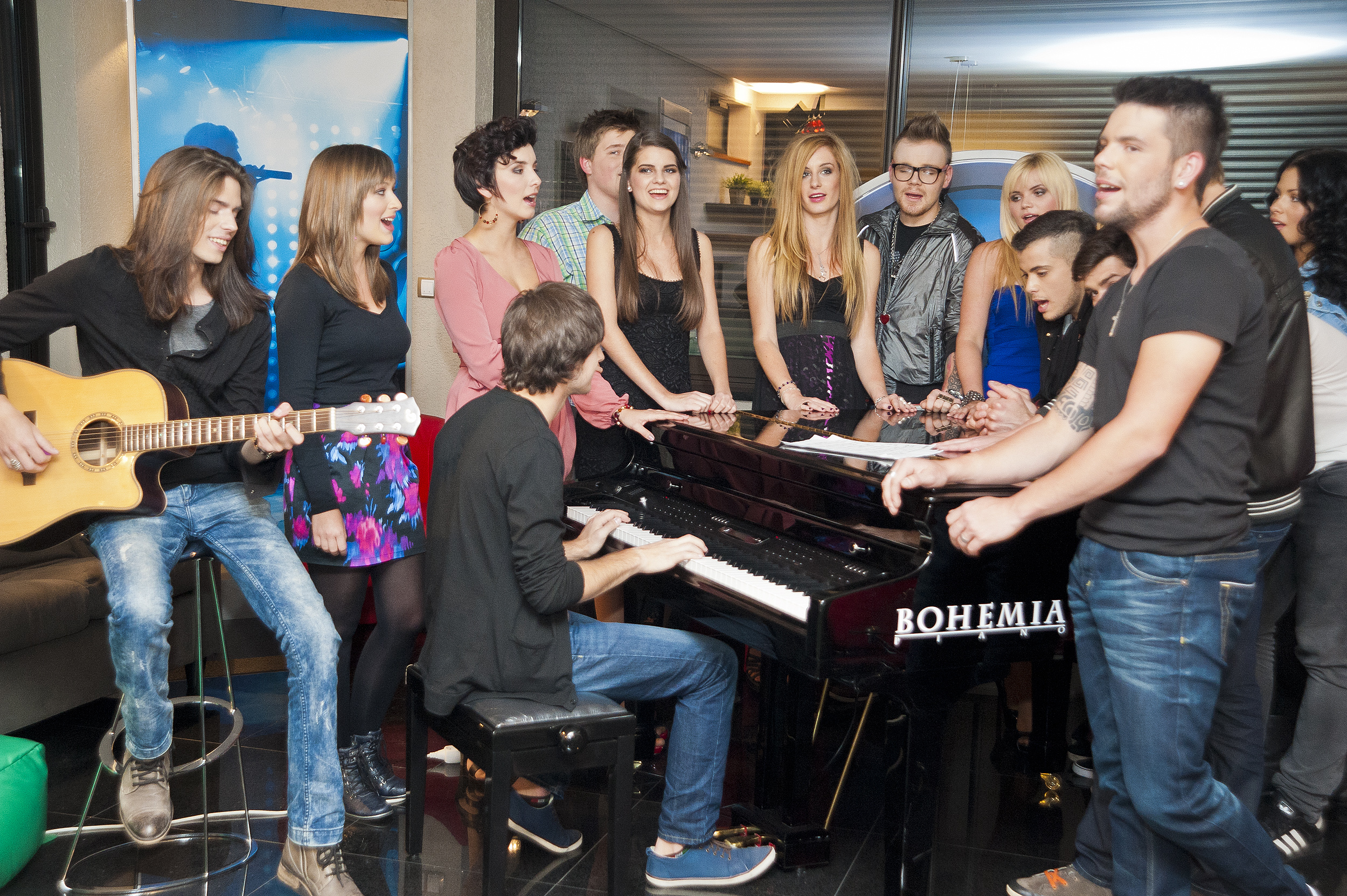 Šestnáctka soutěžících nové éry SuperStar už bydlí v luxusní vile