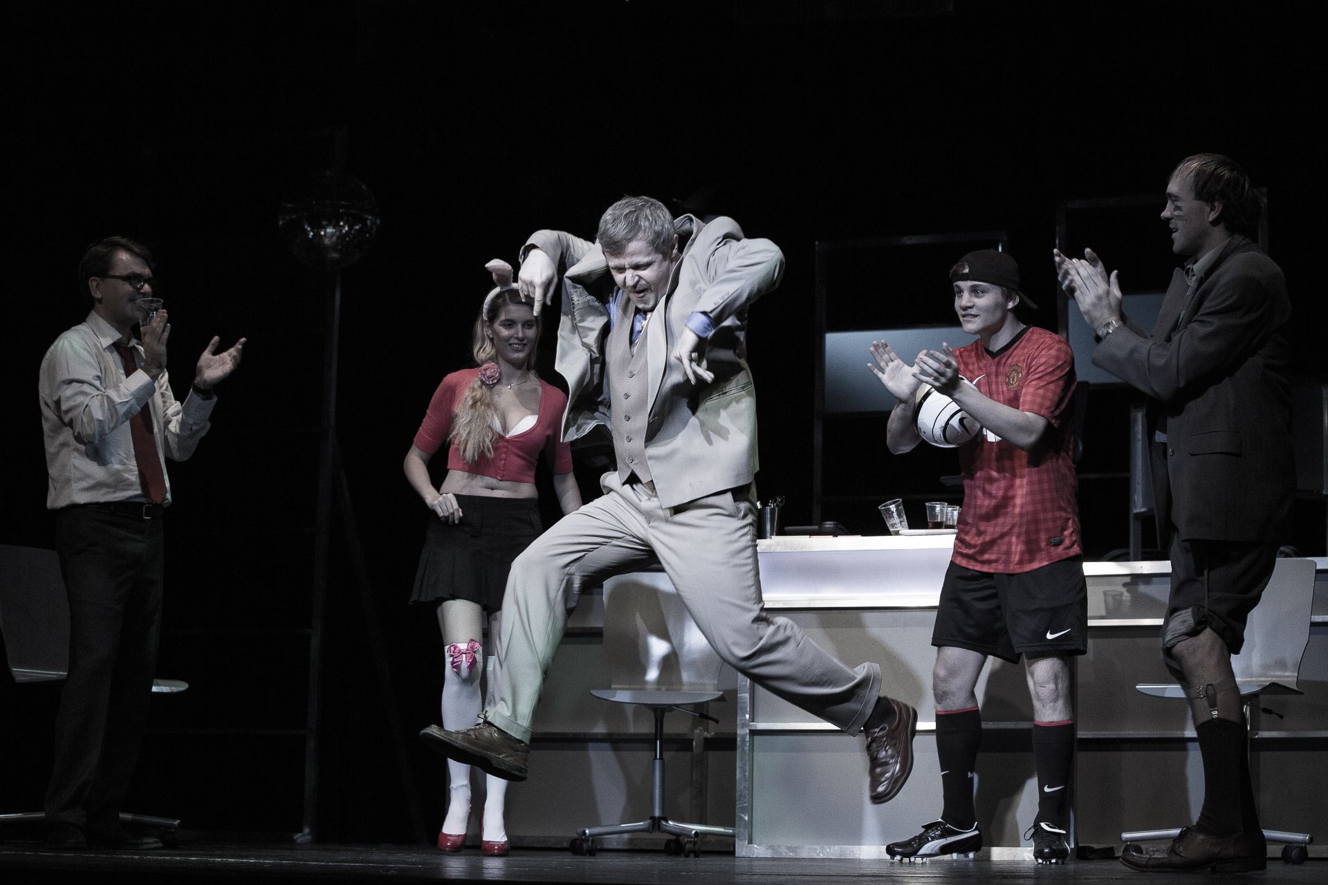 Pánové, vyrazte na Kancl a seznamte se!